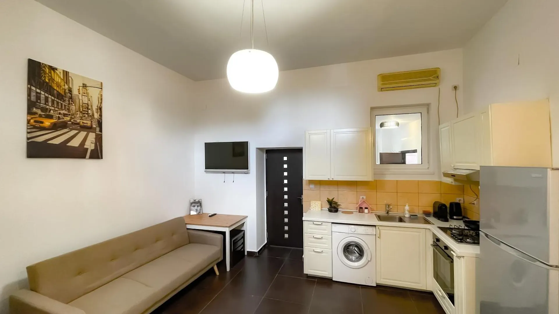 Cool Flat In The Heart Of Bucharest'S Fun And History Apartment Bucharest