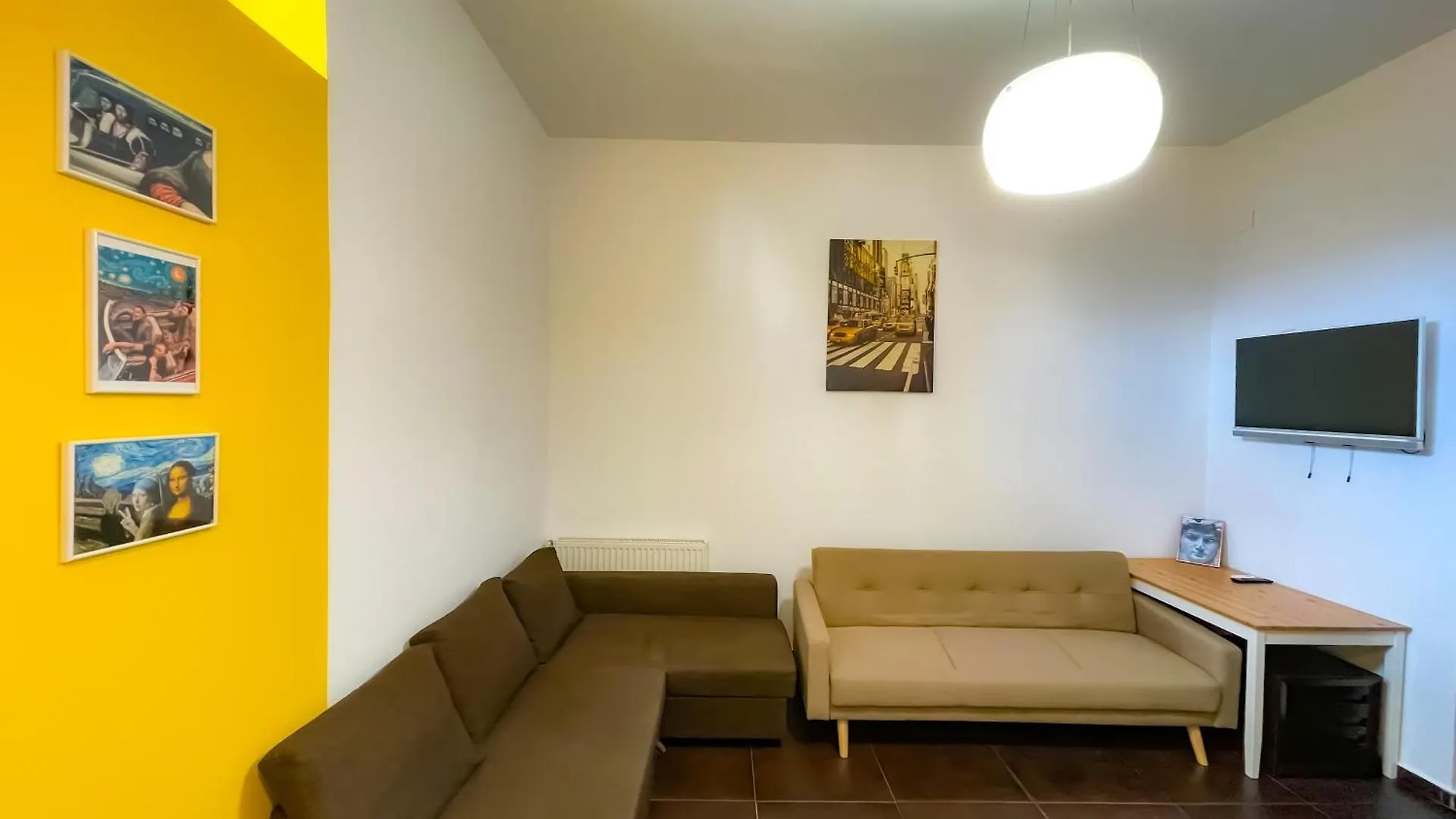 Cool Flat In The Heart Of Bucharest'S Fun And History Apartment