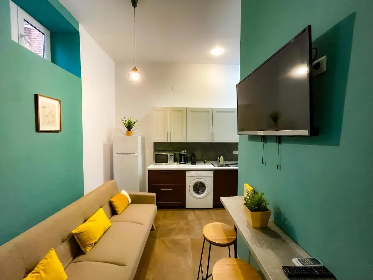 Apartamento Cool Flat In The Heart Of Bucharest'S Fun And History